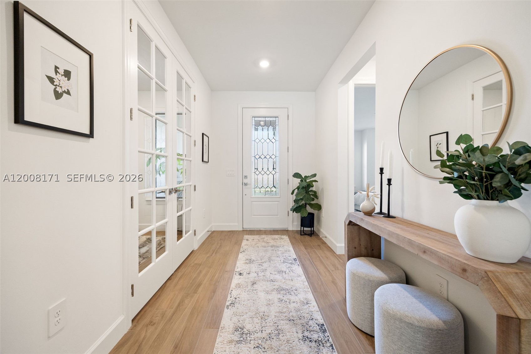 COUNTRY CLUB - Residential
