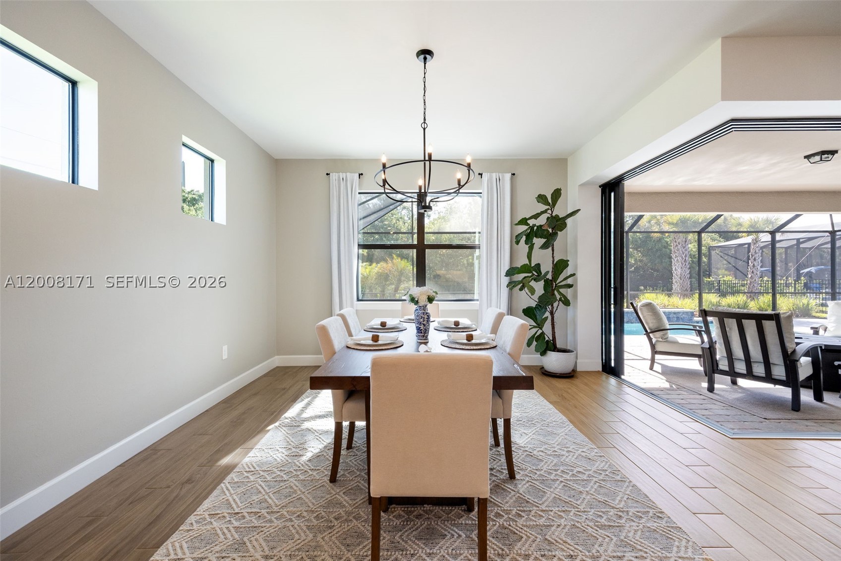 COUNTRY CLUB - Residential