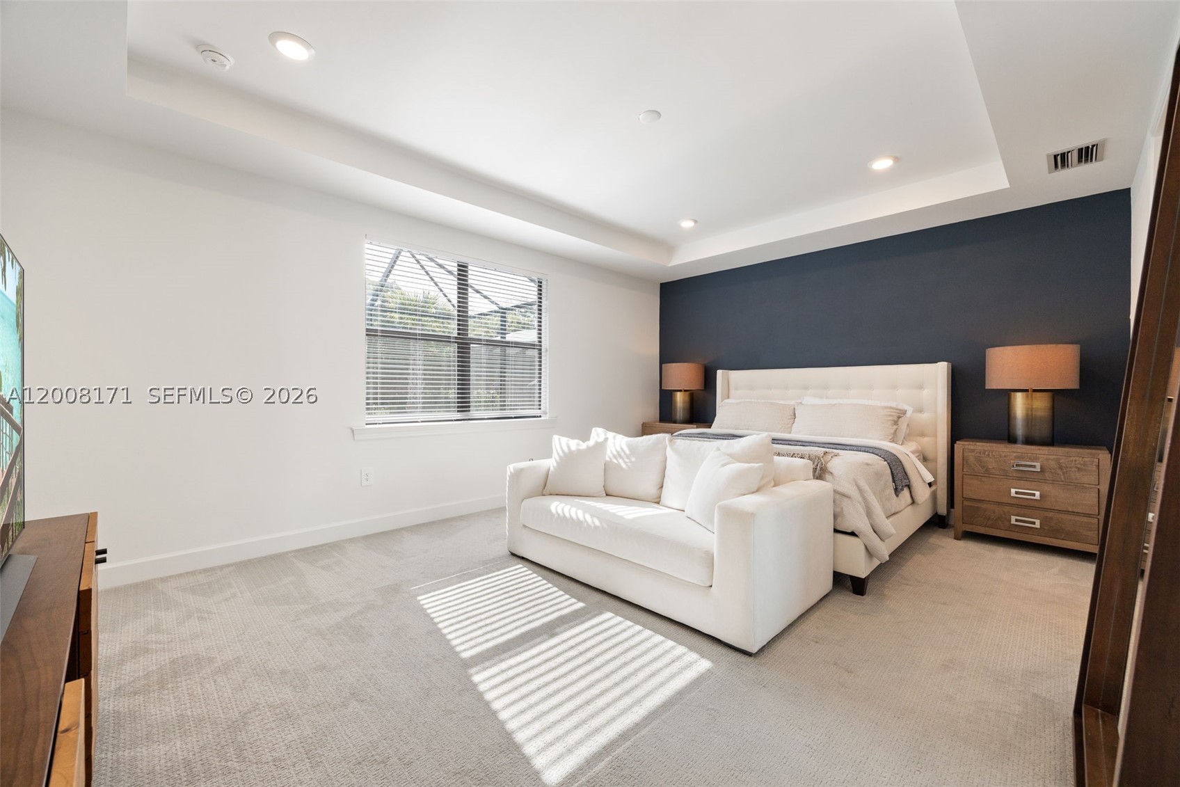 COUNTRY CLUB - Residential