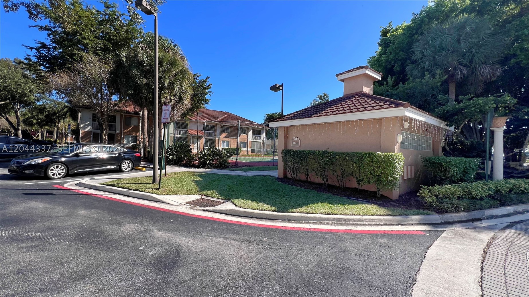 COLONNADES CONDO - Residential