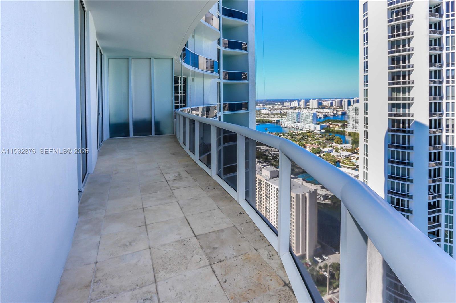 TDR TOWER III CONDO - Residential