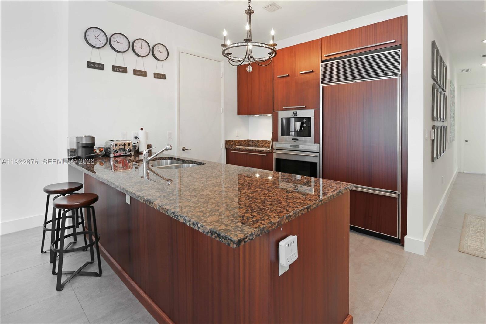 TDR TOWER III CONDO - Residential