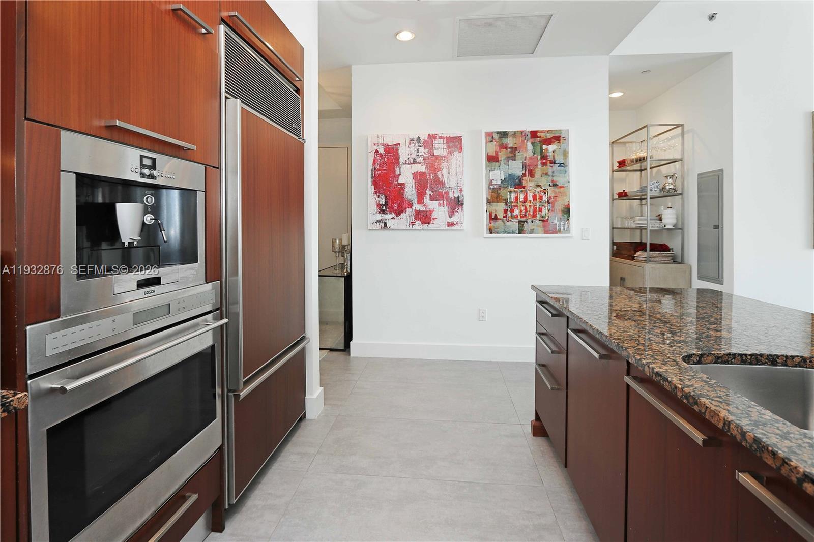 TDR TOWER III CONDO - Residential
