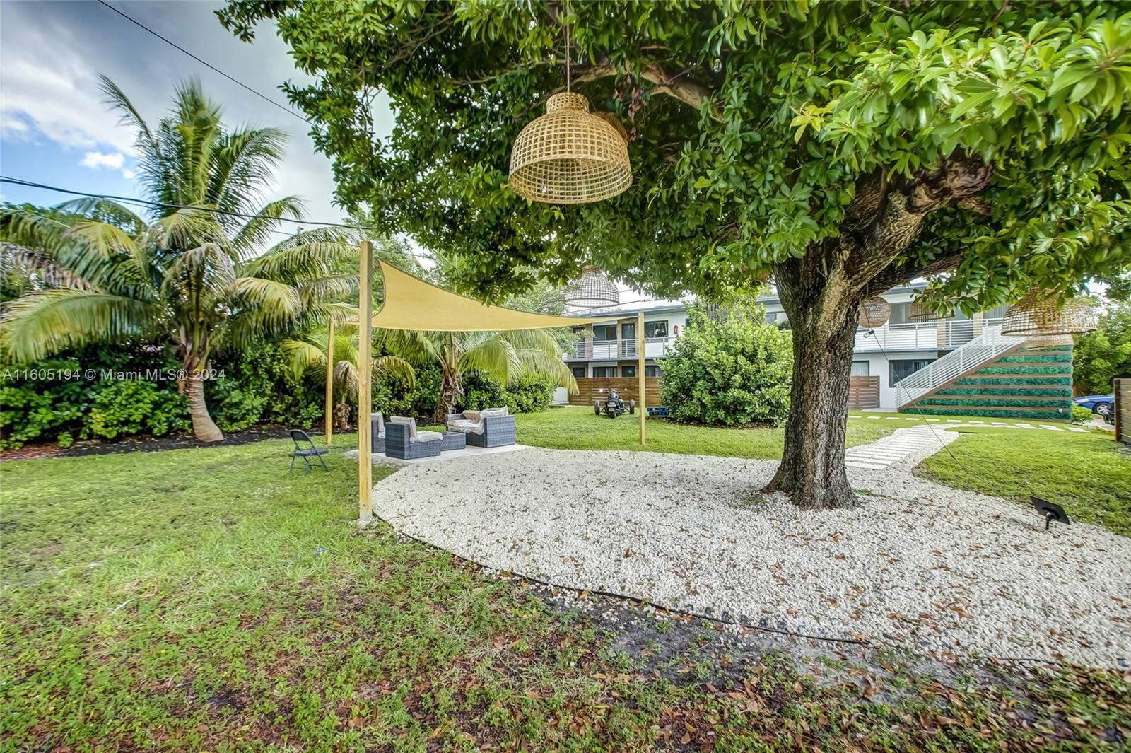 LAUDERDALE - Residential Lease