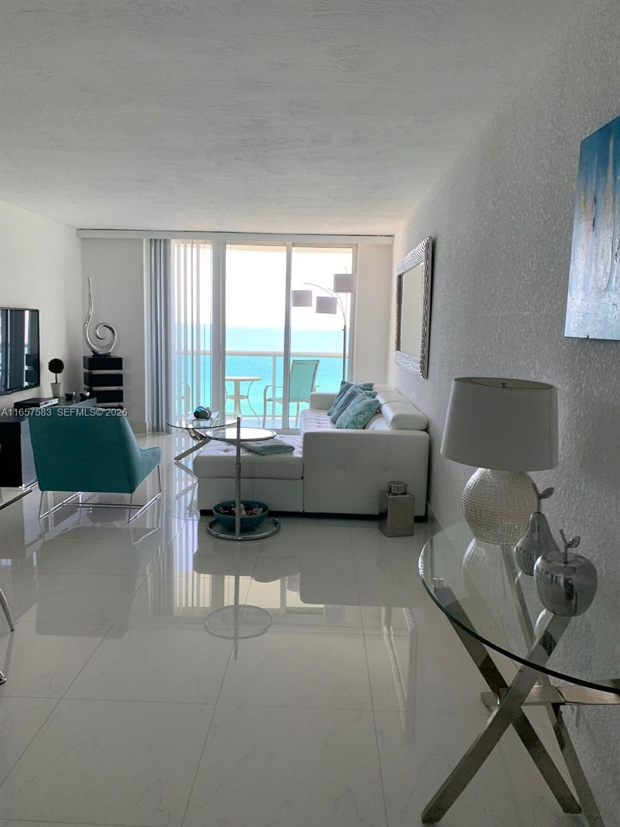 TIDES ON HOLLYWOOD BEACH - Residential