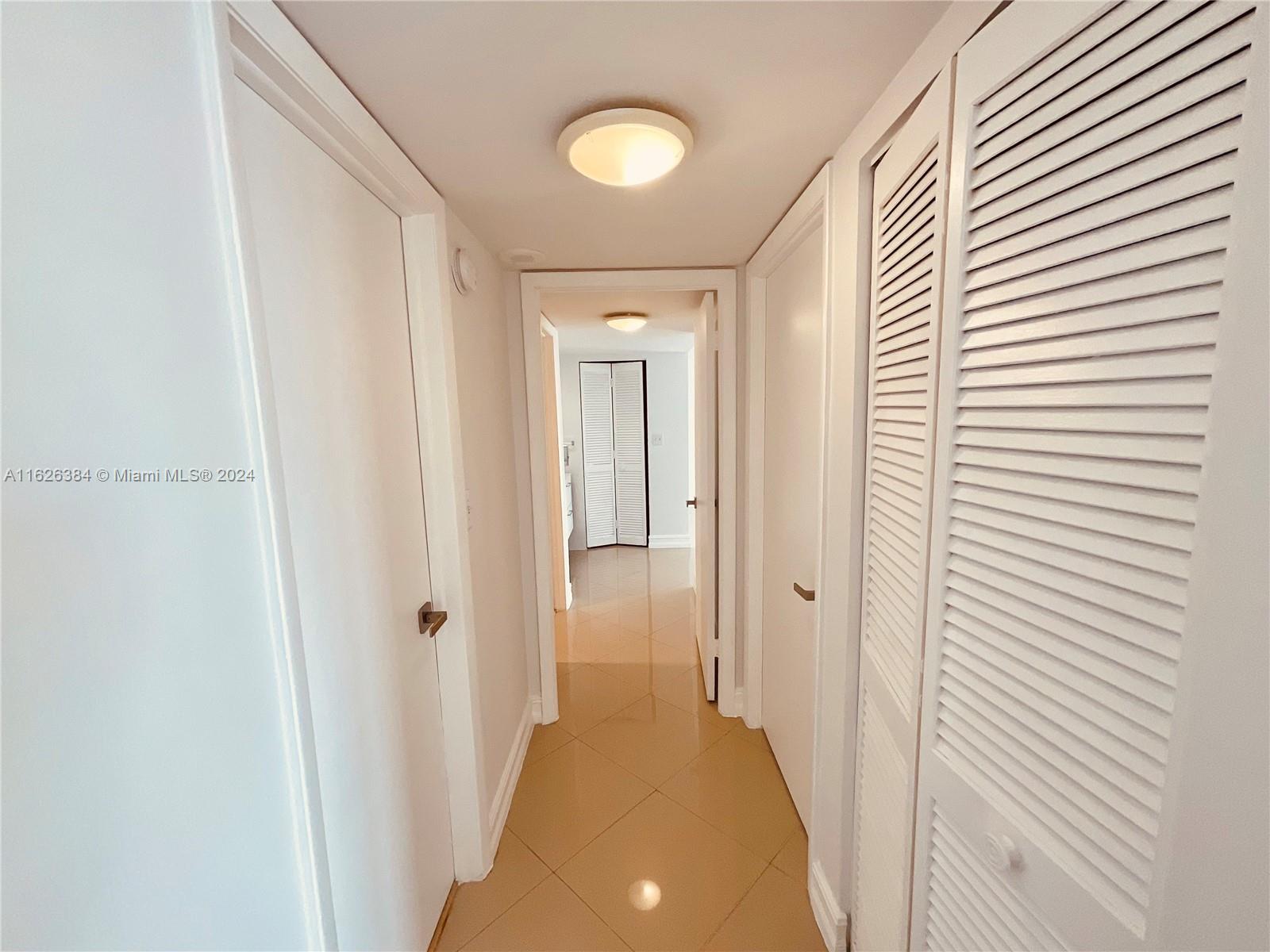 BRICKELL PLACE PHASE II C - Residential Lease