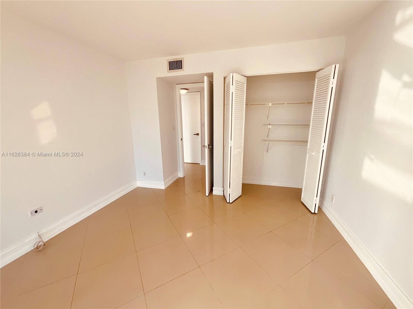 BRICKELL PLACE PHASE II C - Residential Lease