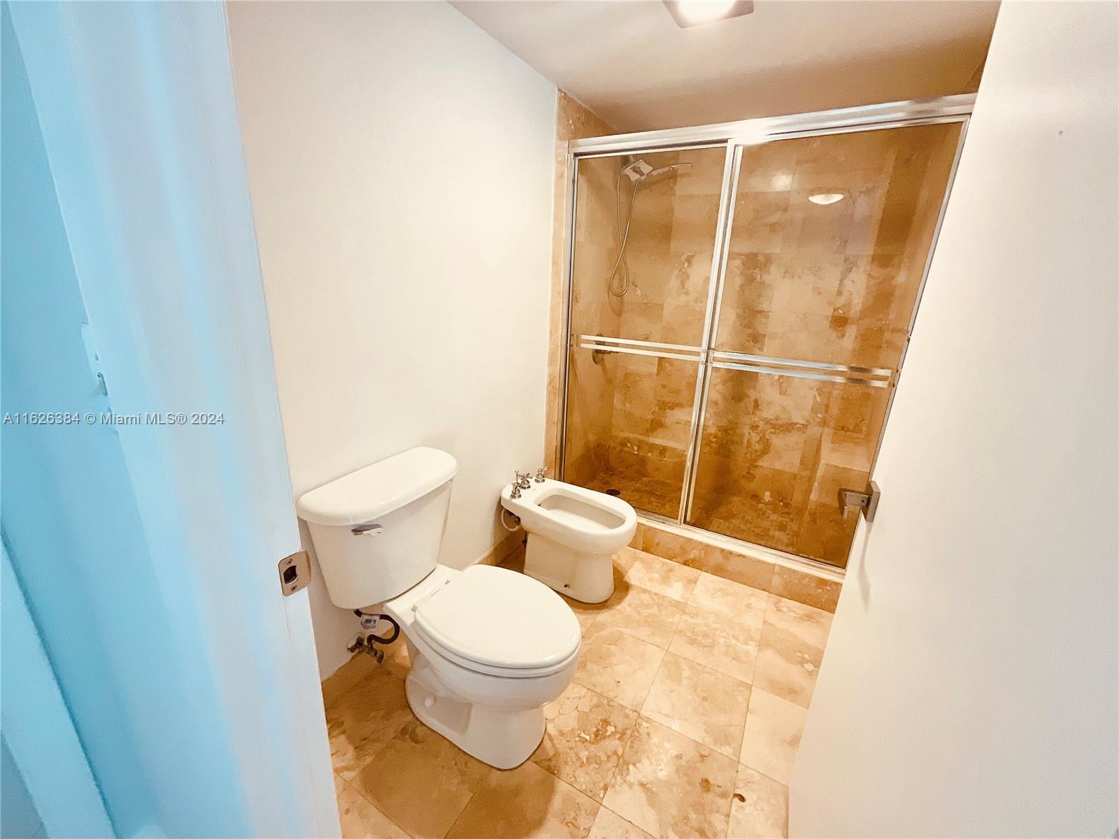 BRICKELL PLACE PHASE II C - Residential Lease