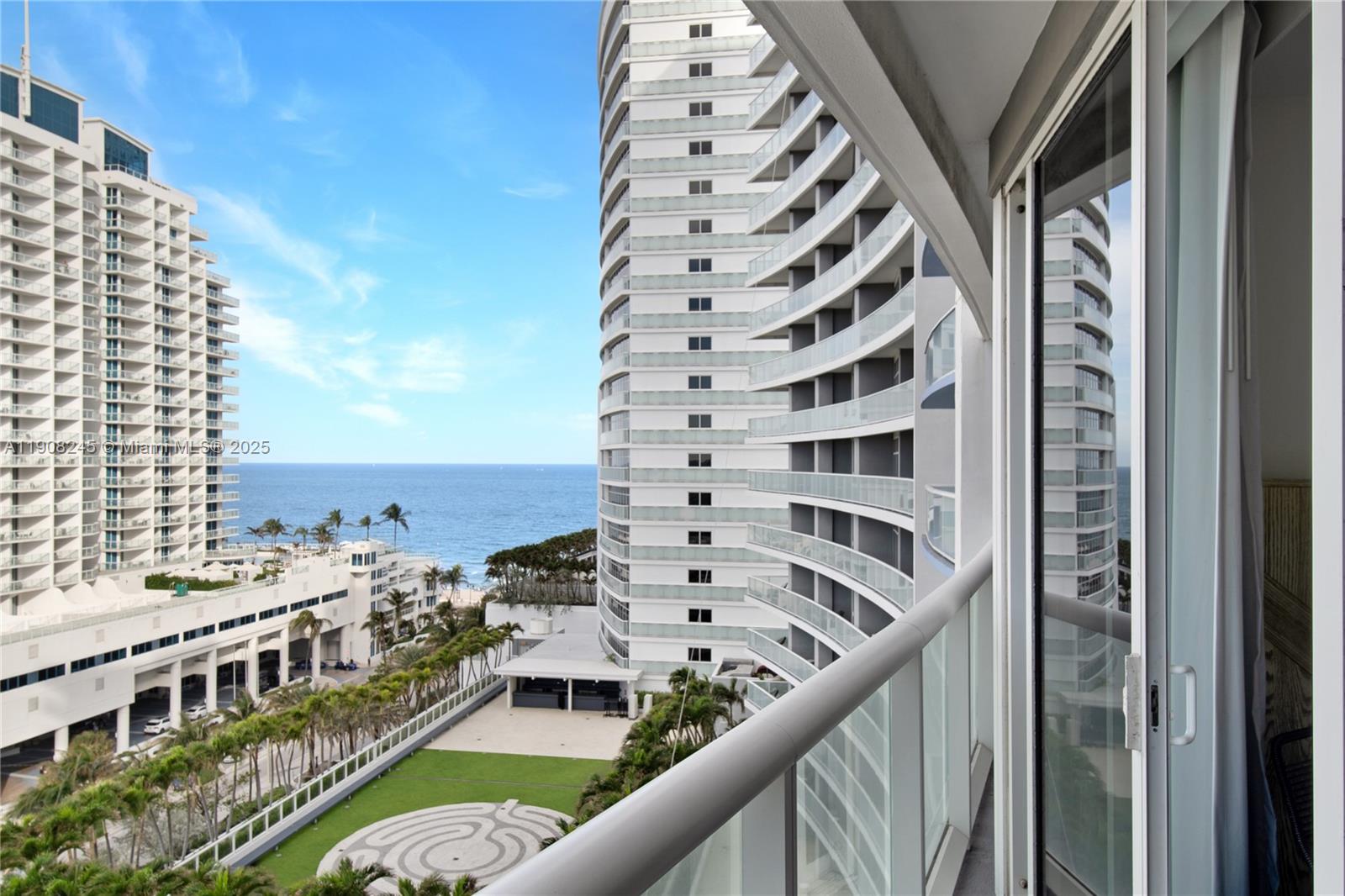 FORT LAUDERDALE RESIDENCE - Residential