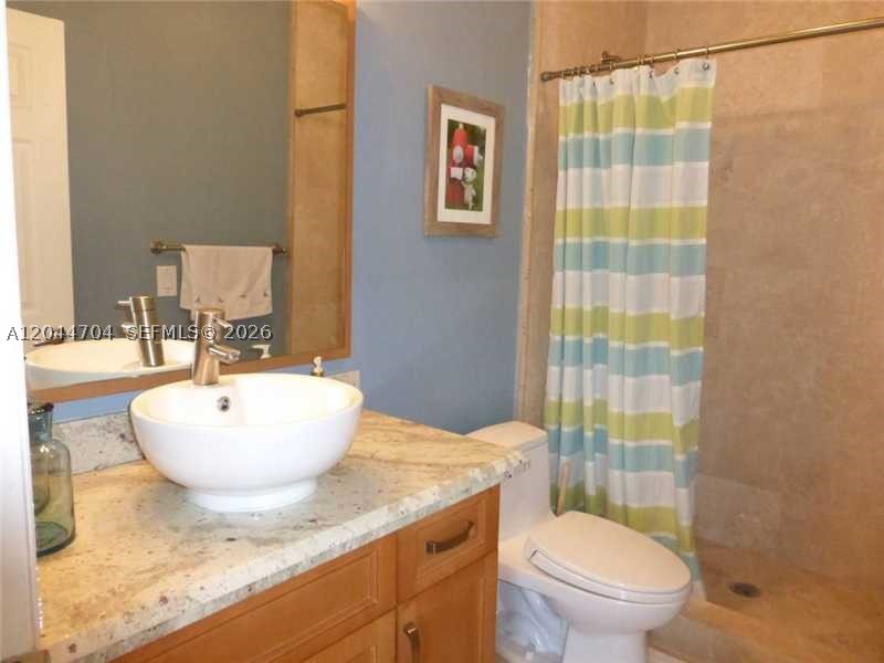 KARENERO FALLS - Residential Lease
