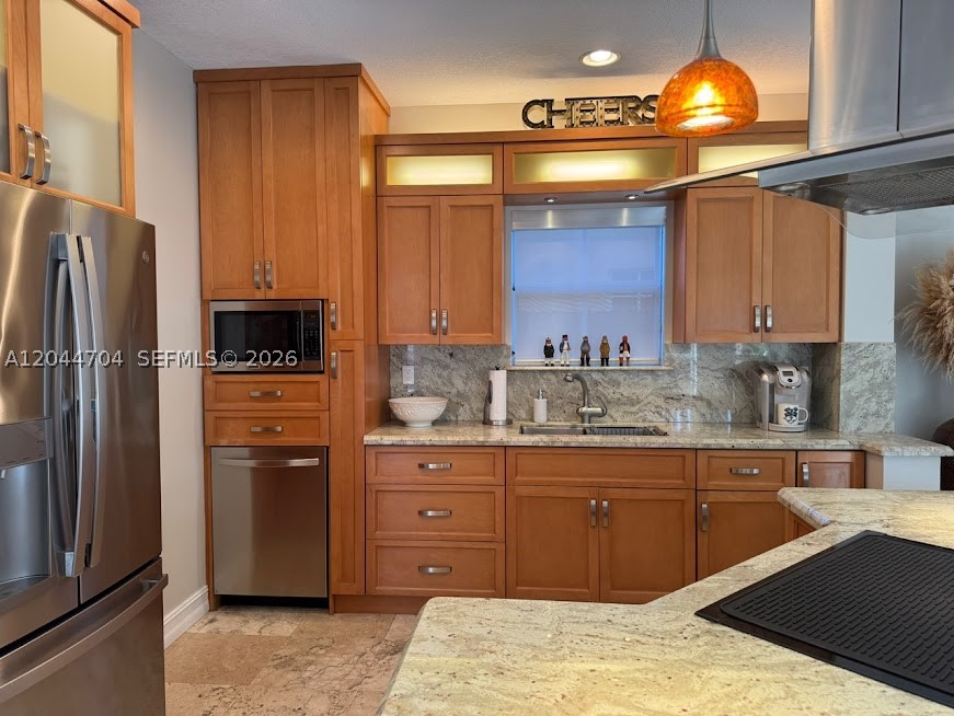 KARENERO FALLS - Residential Lease
