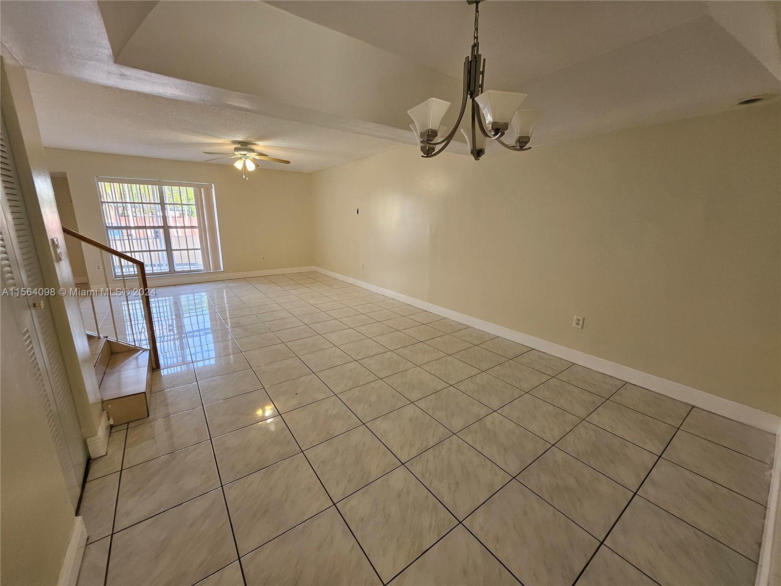 LES CHATEAUX AT INT GARDE - Residential Lease