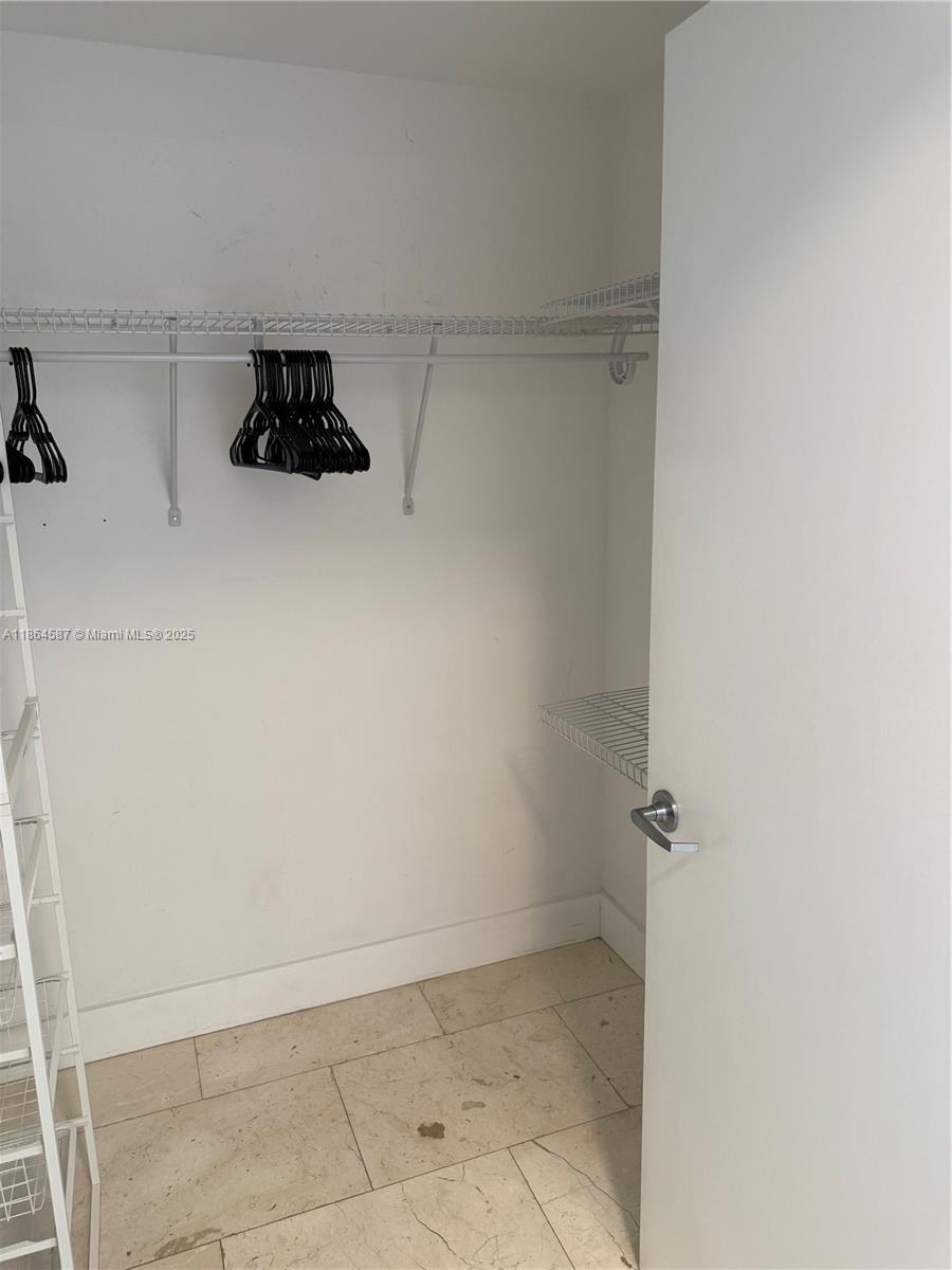 IVY CONDO - Residential