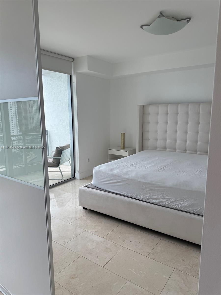 IVY CONDO - Residential