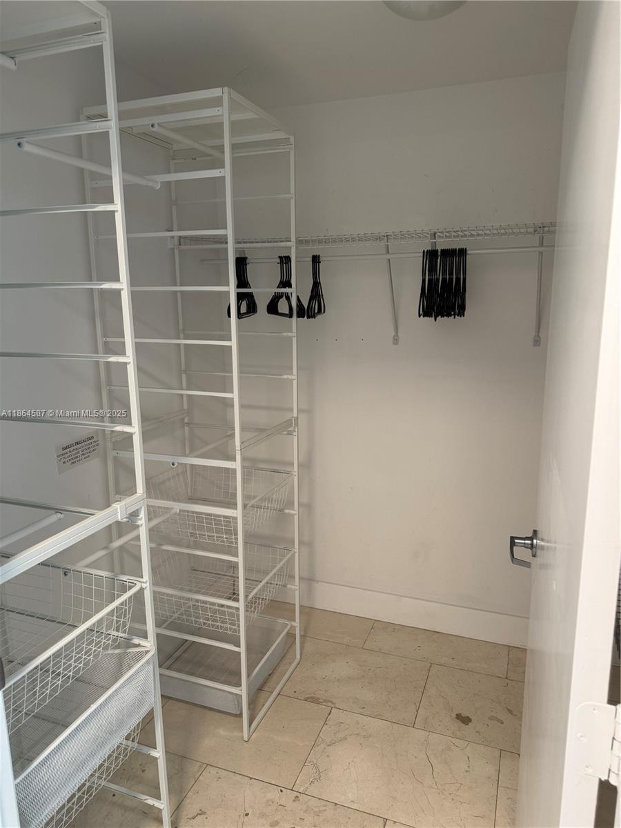 IVY CONDO - Residential