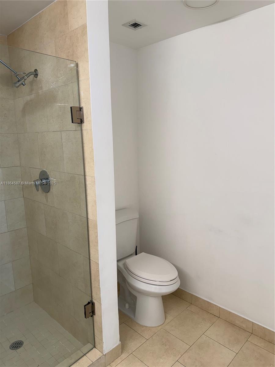 IVY CONDO - Residential
