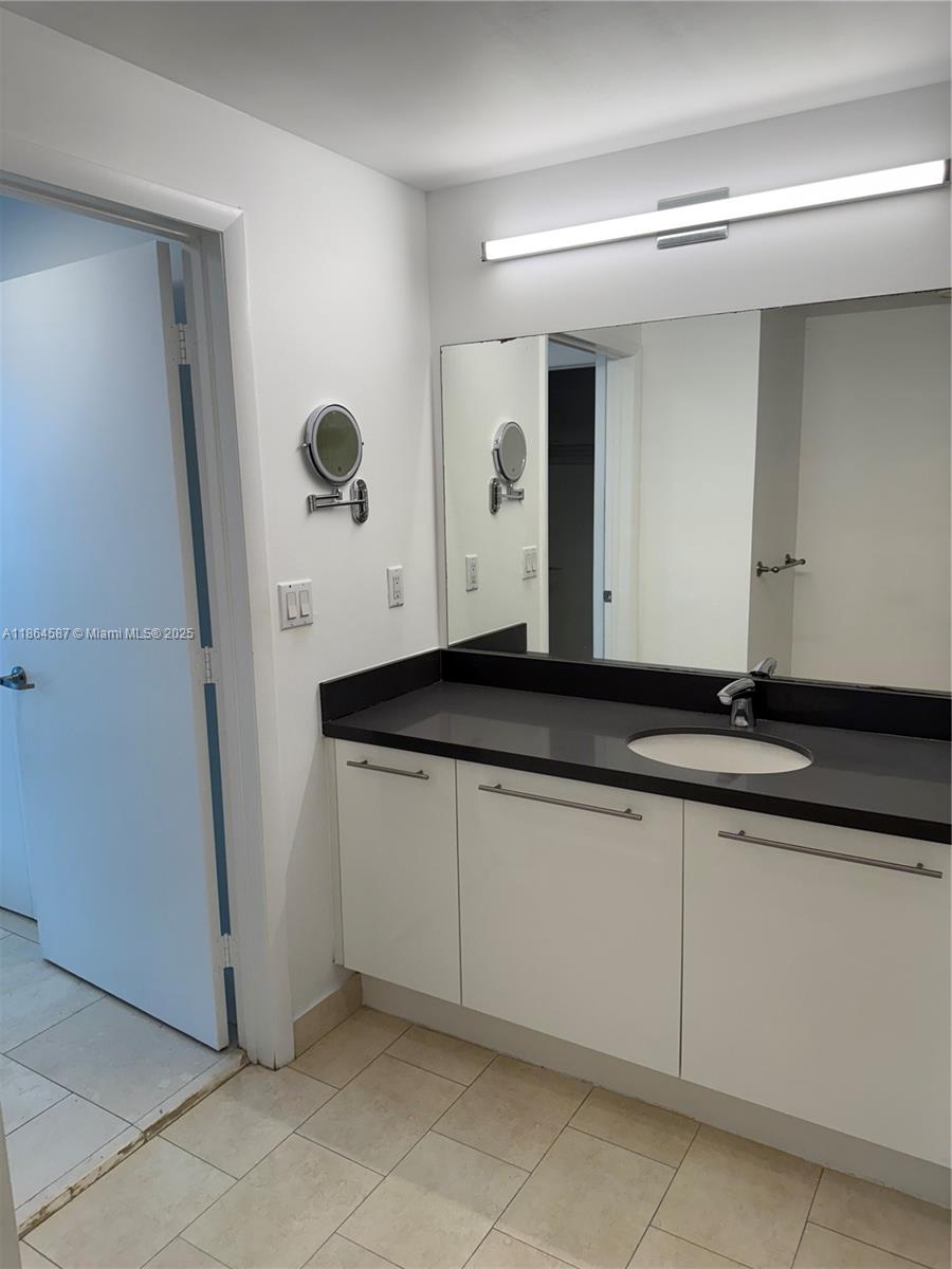 IVY CONDO - Residential