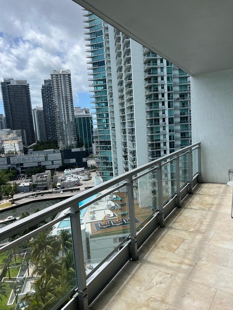 IVY CONDO - Residential