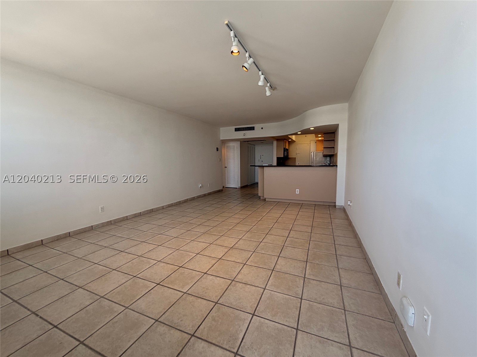THE DECOPLAGE CONDO - Residential