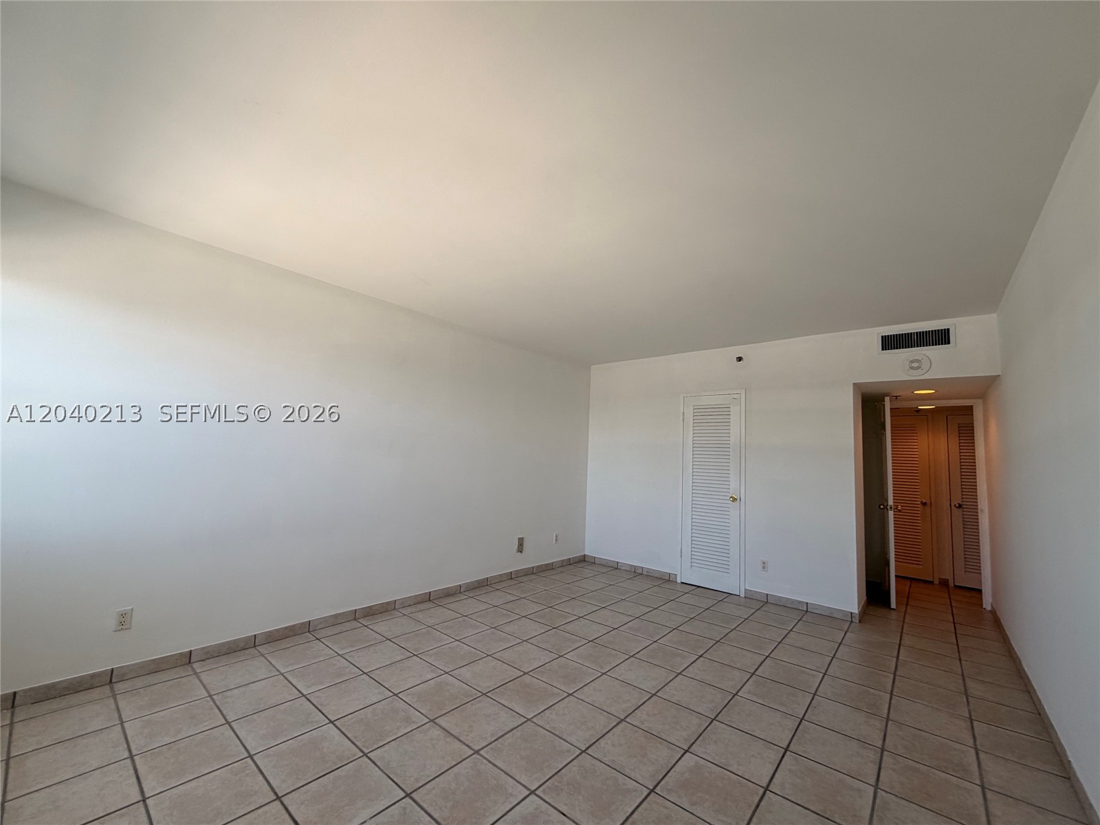 THE DECOPLAGE CONDO - Residential