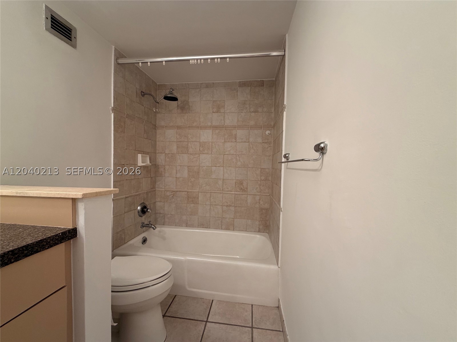 THE DECOPLAGE CONDO - Residential