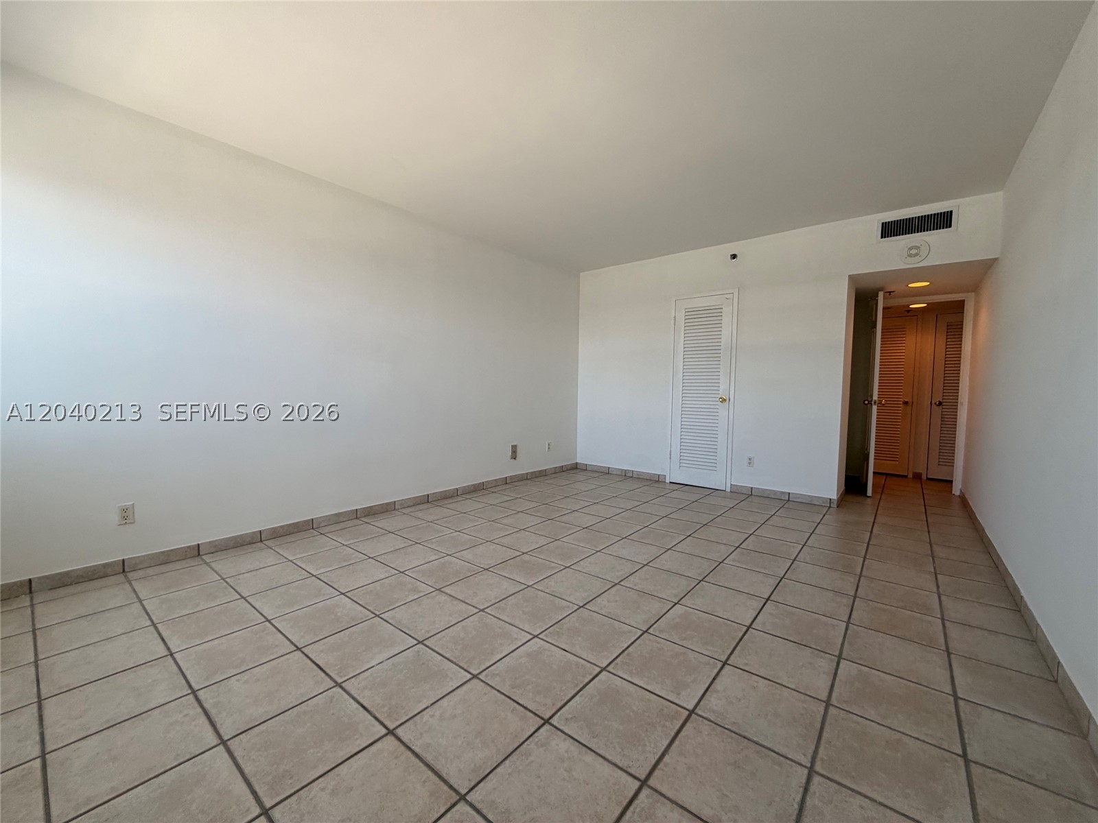 THE DECOPLAGE CONDO - Residential