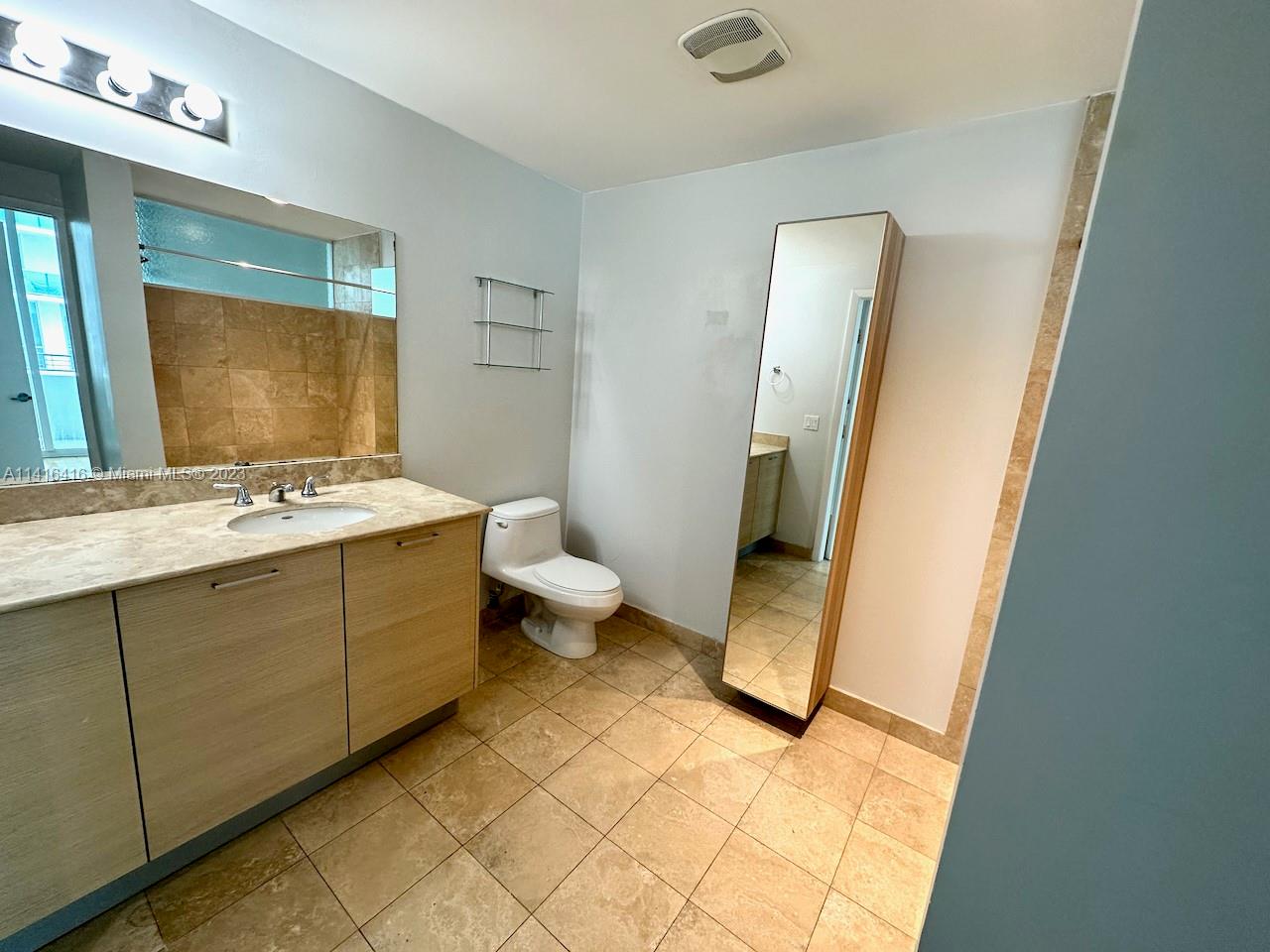 CITY 24 CONDO - Residential Lease