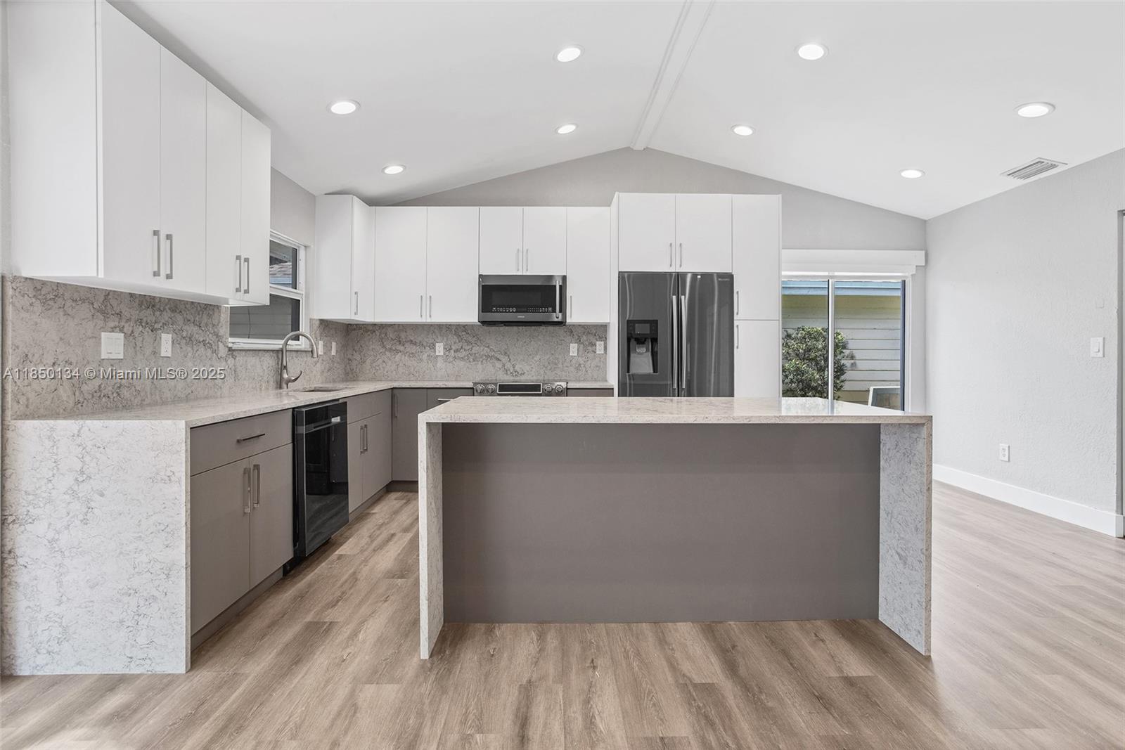 ROYAL GLEN - Residential Lease