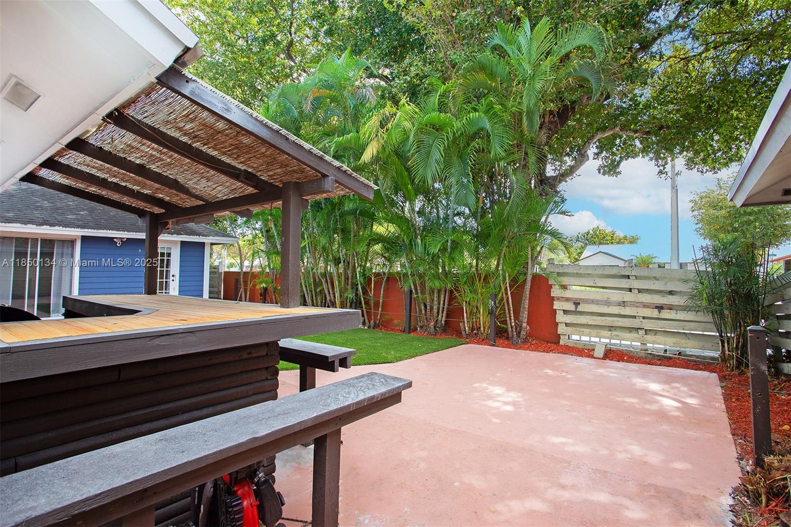 ROYAL GLEN - Residential Lease