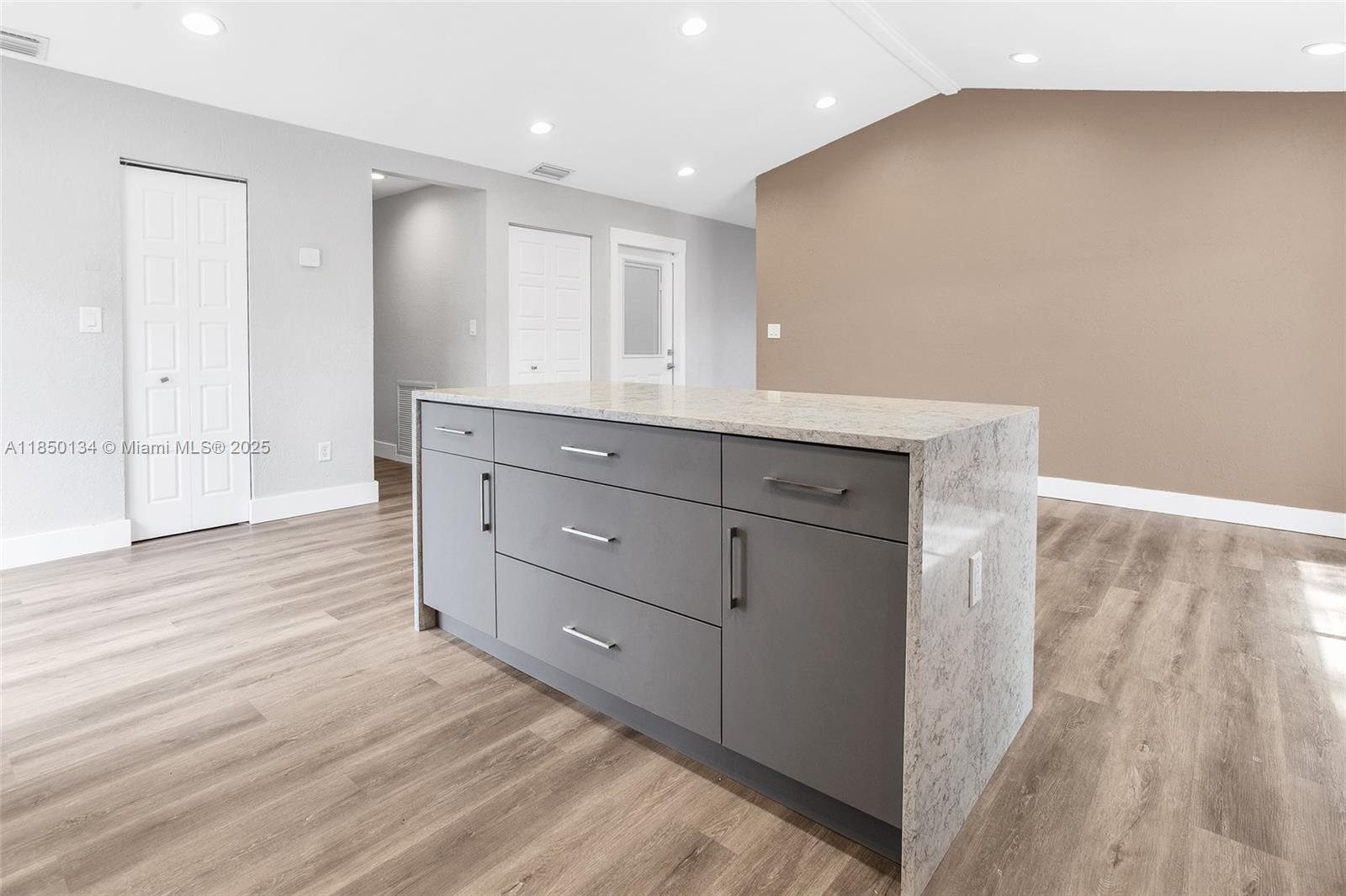 ROYAL GLEN - Residential Lease