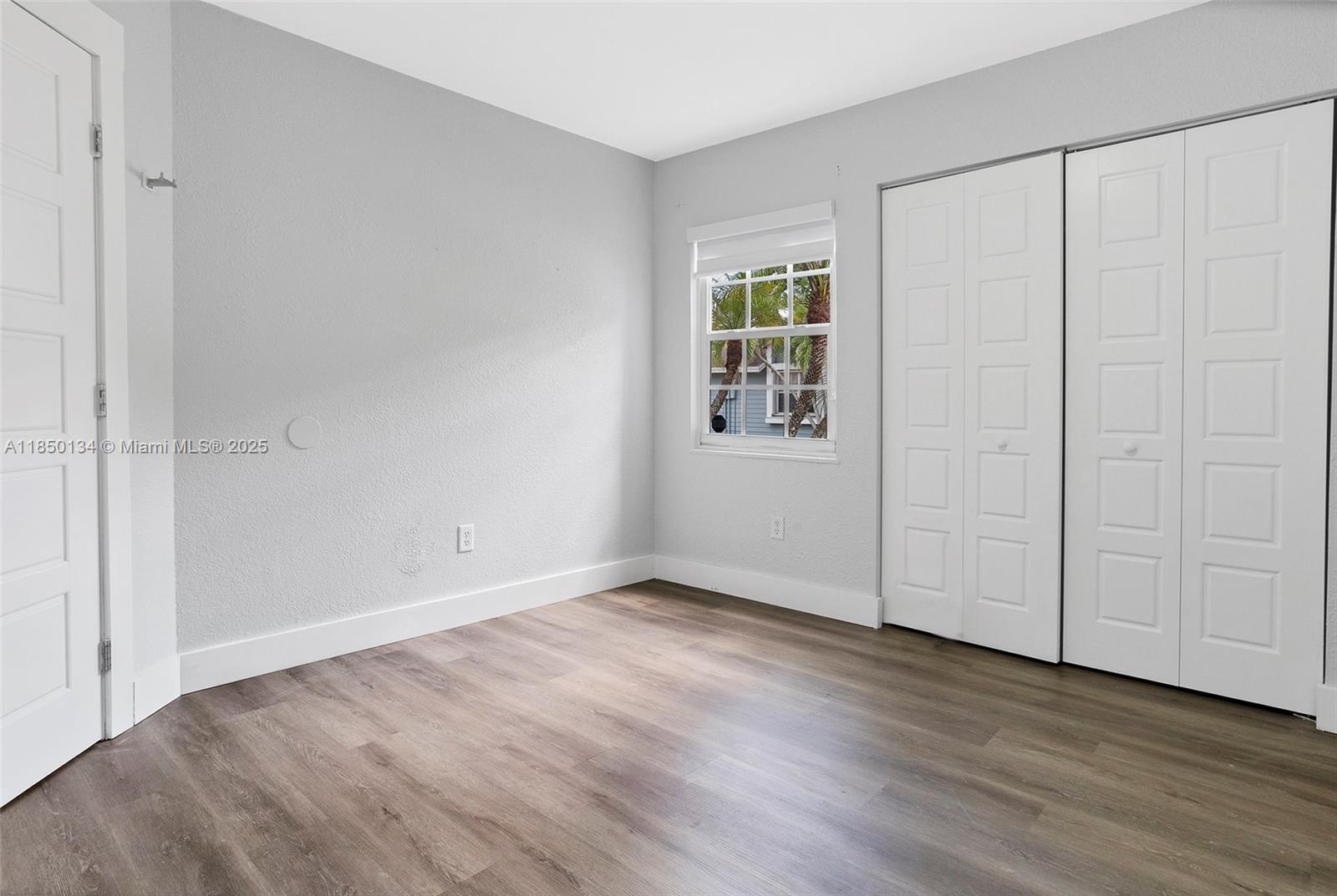 ROYAL GLEN - Residential Lease