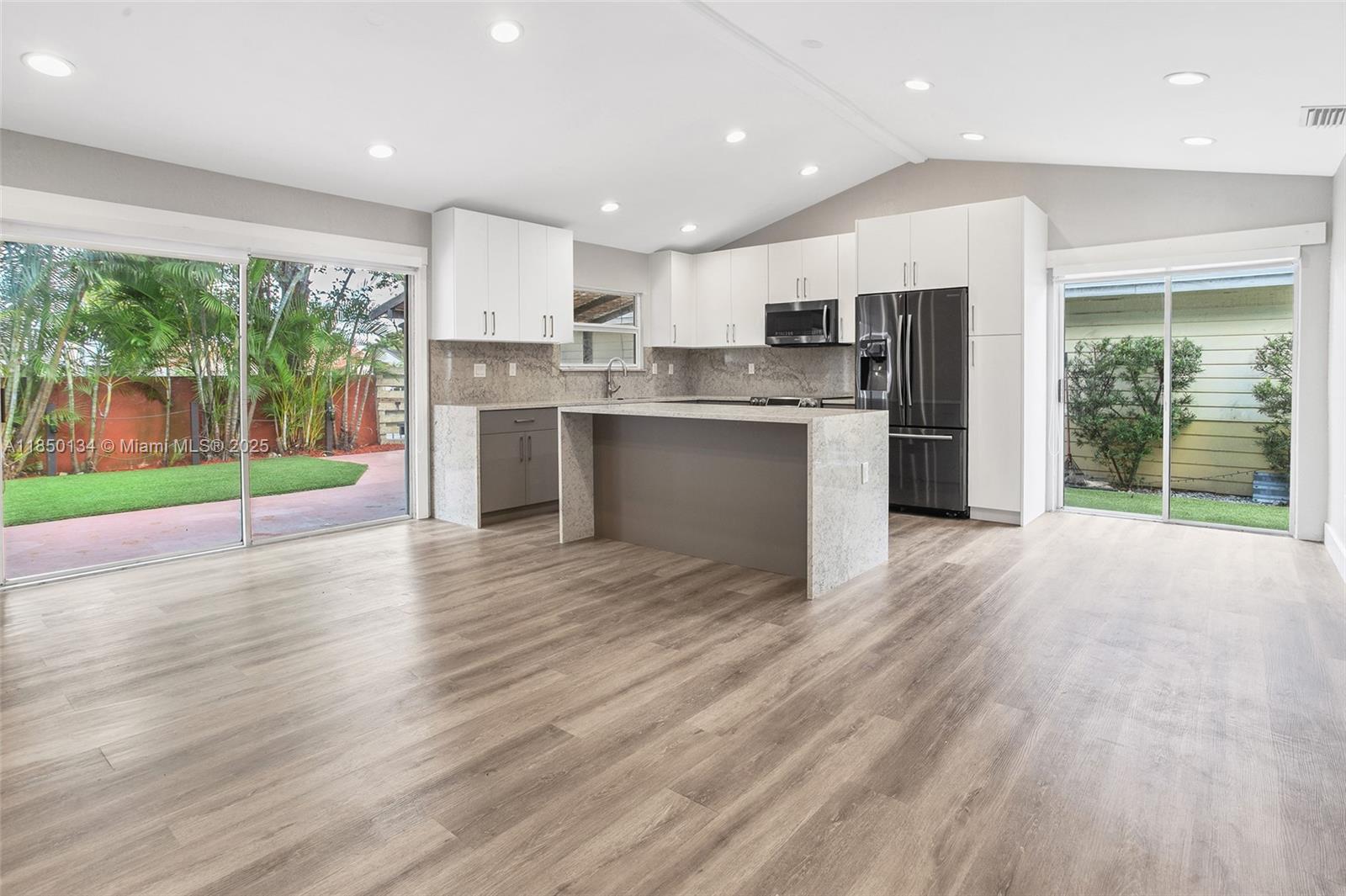 ROYAL GLEN - Residential Lease