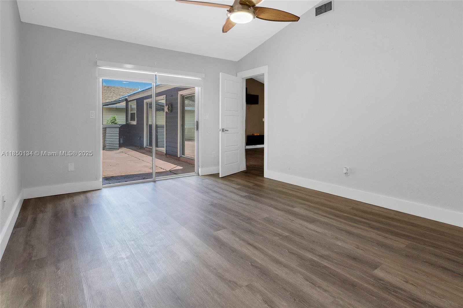 ROYAL GLEN - Residential Lease