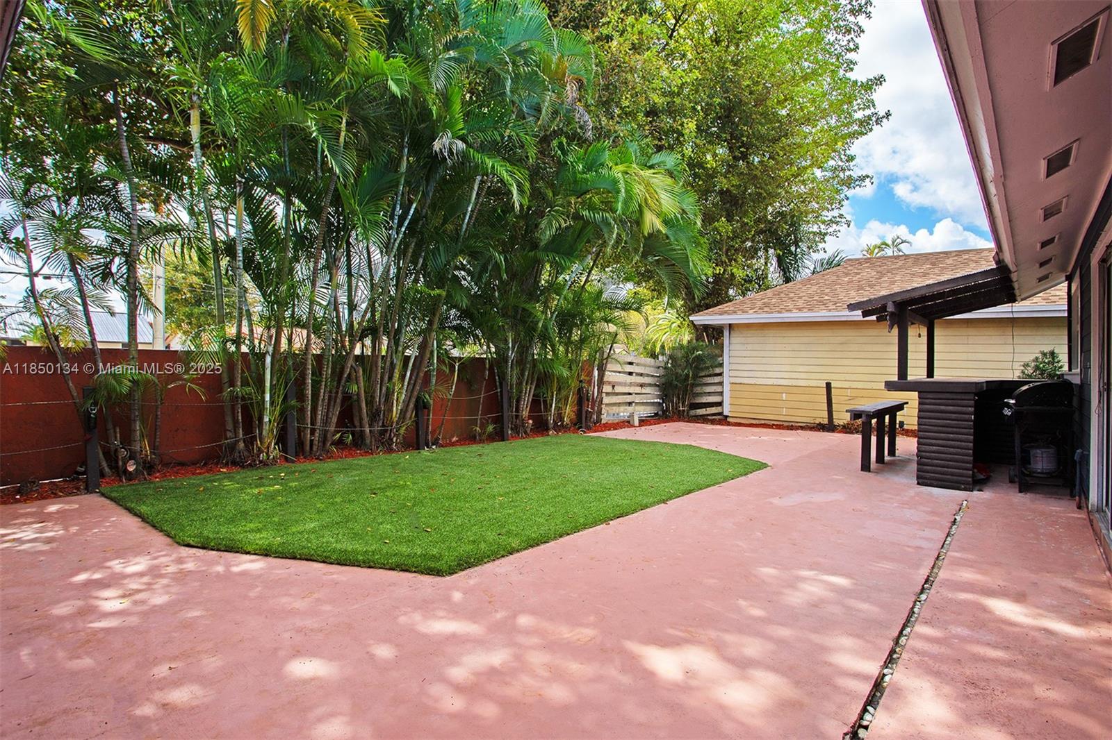ROYAL GLEN - Residential Lease