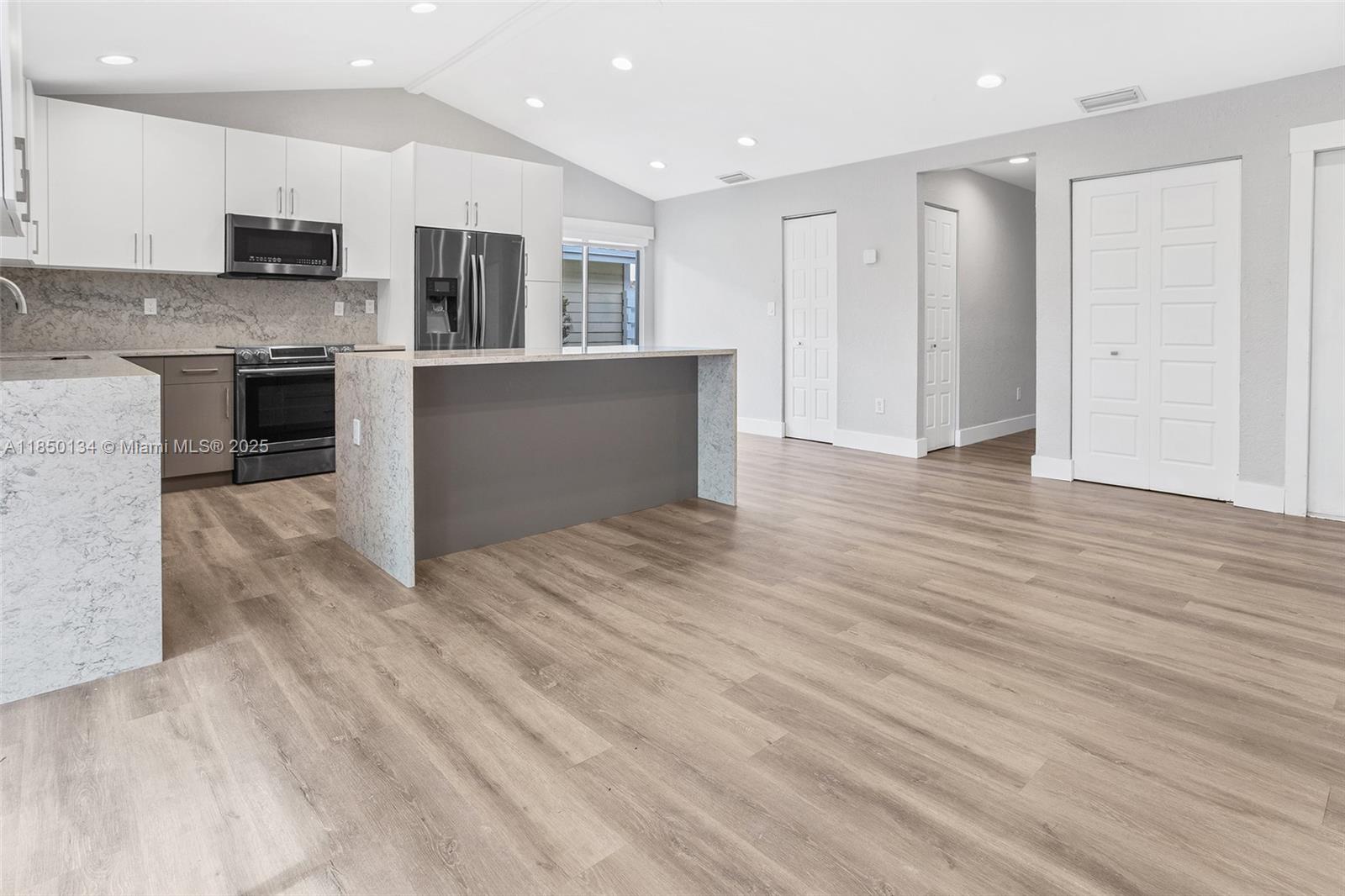 ROYAL GLEN - Residential Lease