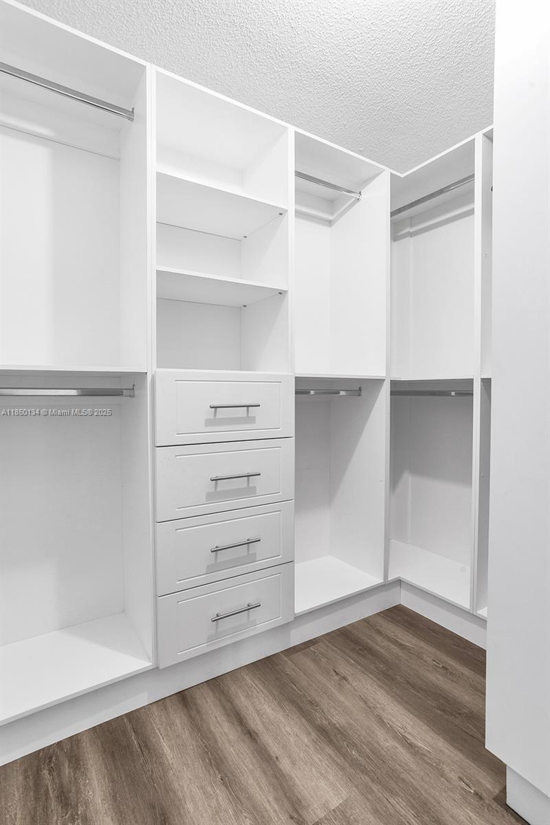 ROYAL GLEN - Residential Lease