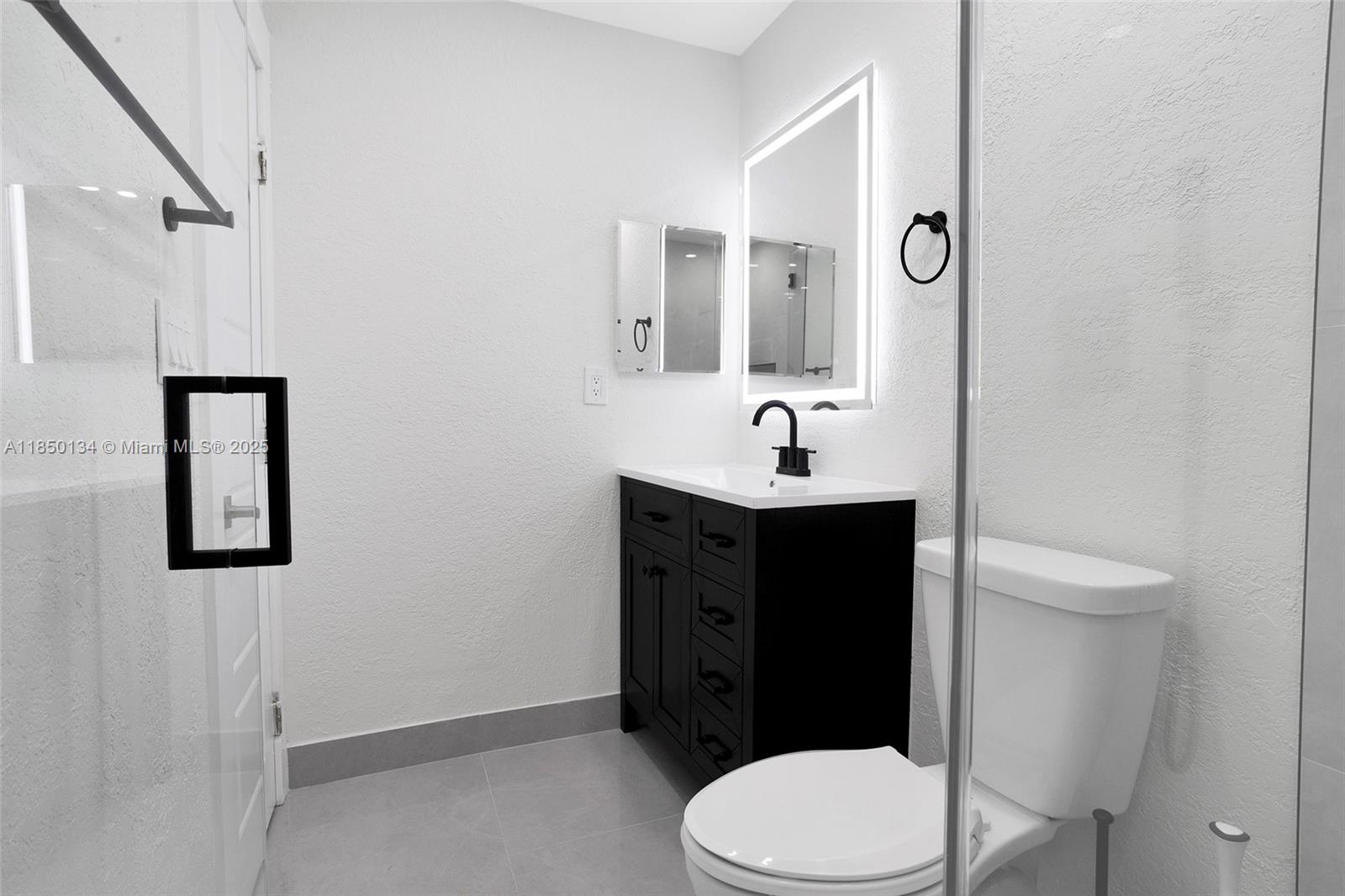 ROYAL GLEN - Residential Lease