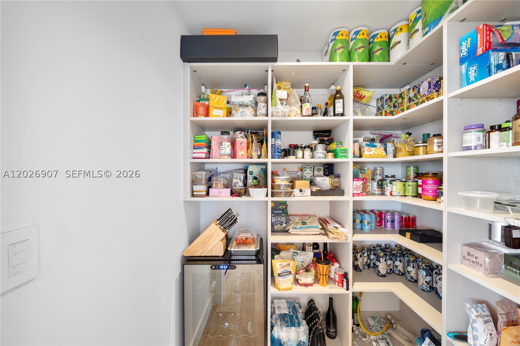 MR. C RESIDENCES - Residential