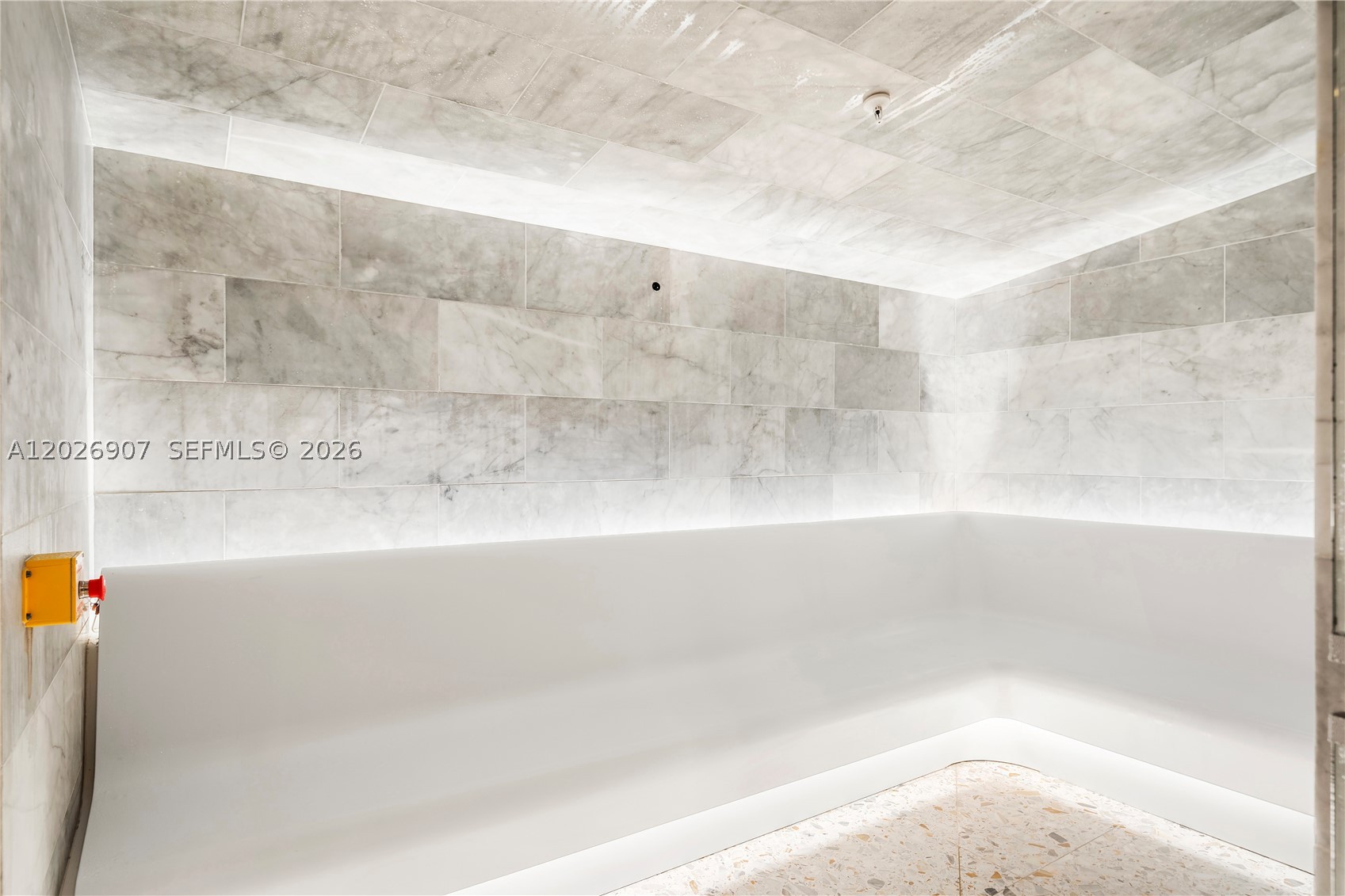 MR. C RESIDENCES - Residential