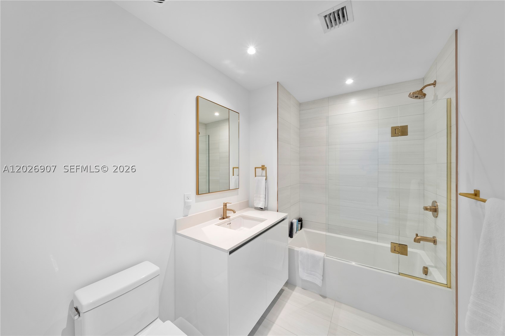 MR. C RESIDENCES - Residential