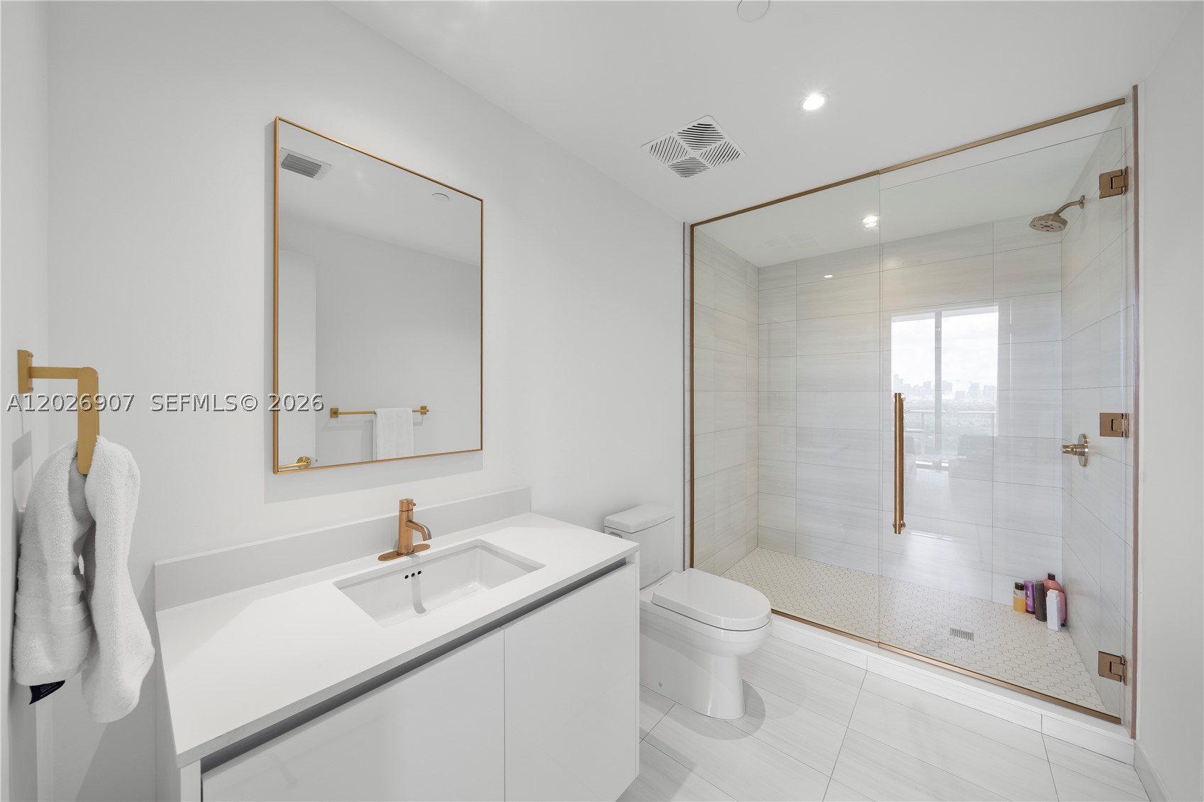 MR. C RESIDENCES - Residential