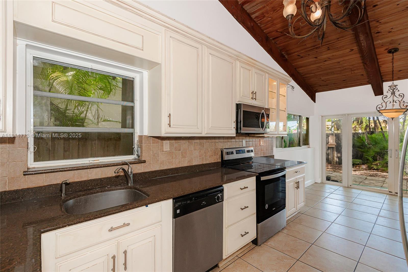 PEPPERWOOD - Residential Lease