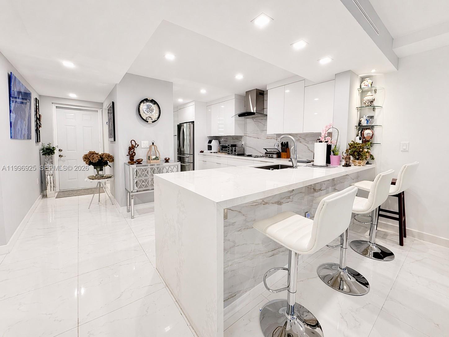 THE PALMS CONDO - Residential Lease
