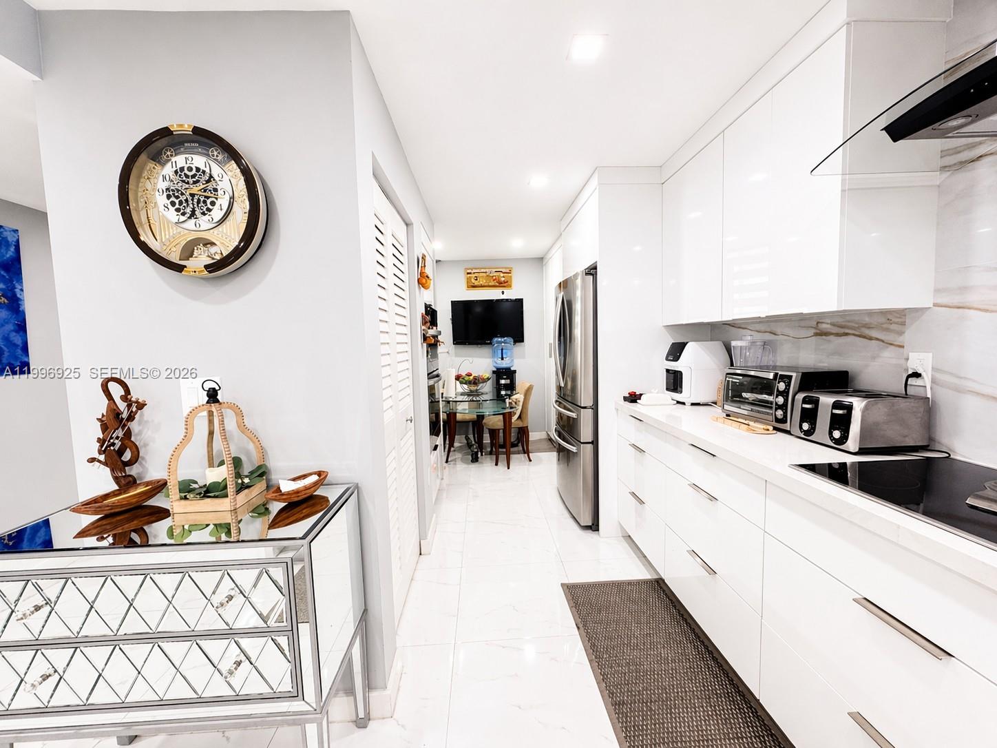 THE PALMS CONDO - Residential Lease
