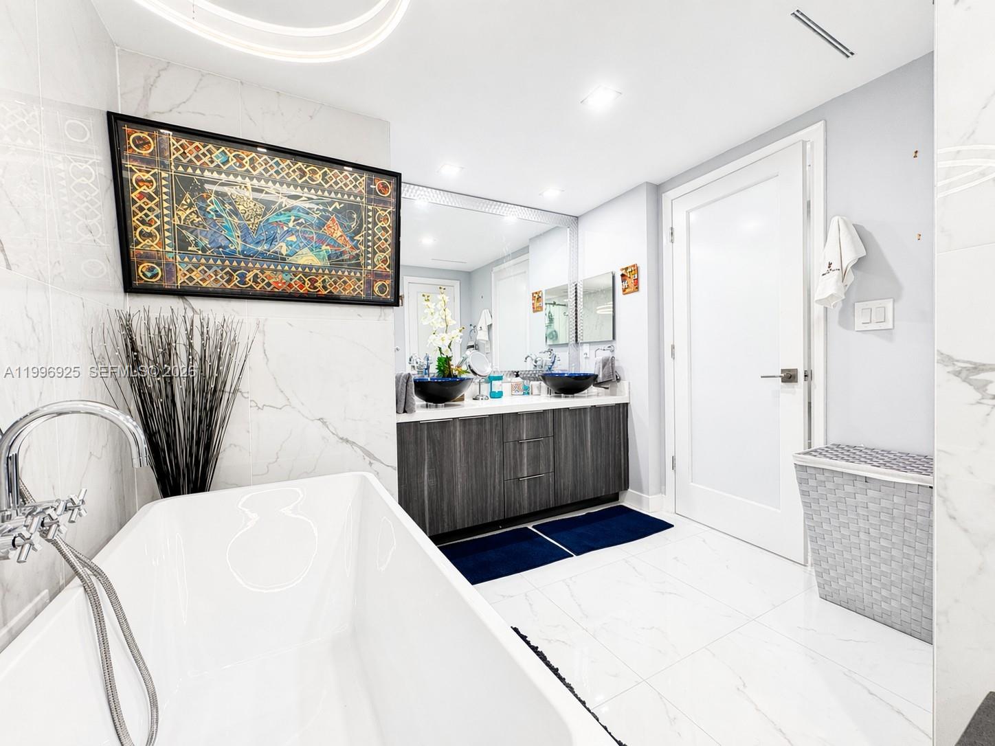 THE PALMS CONDO - Residential Lease