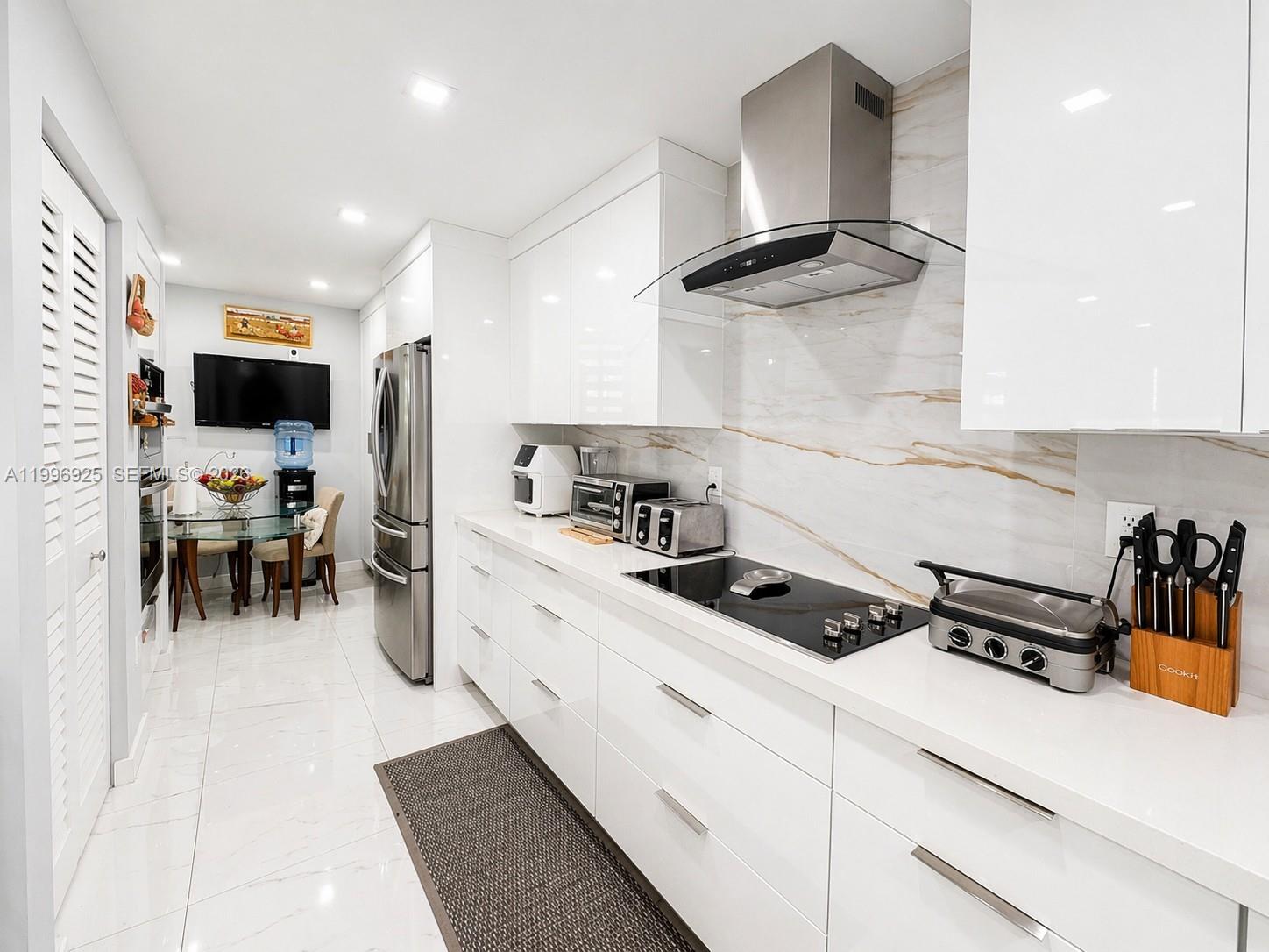THE PALMS CONDO - Residential Lease