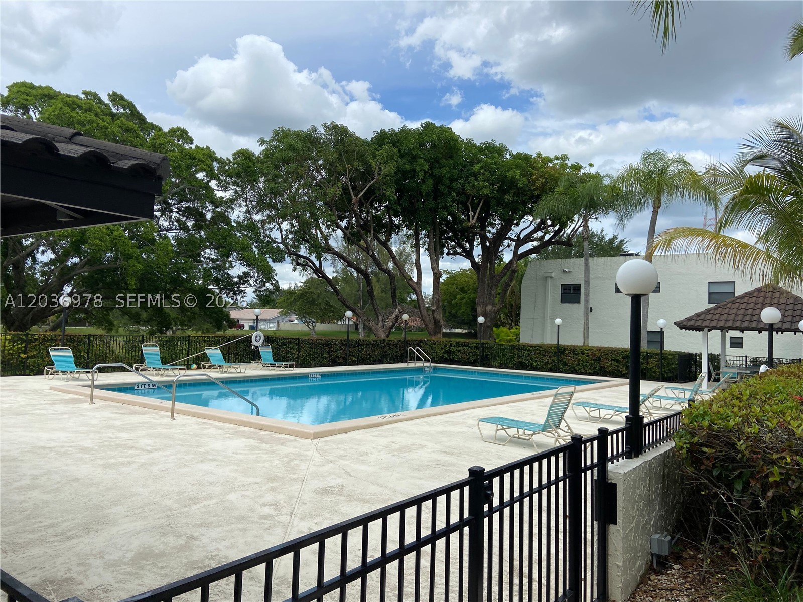 HILLTOP CONDO - Residential Lease