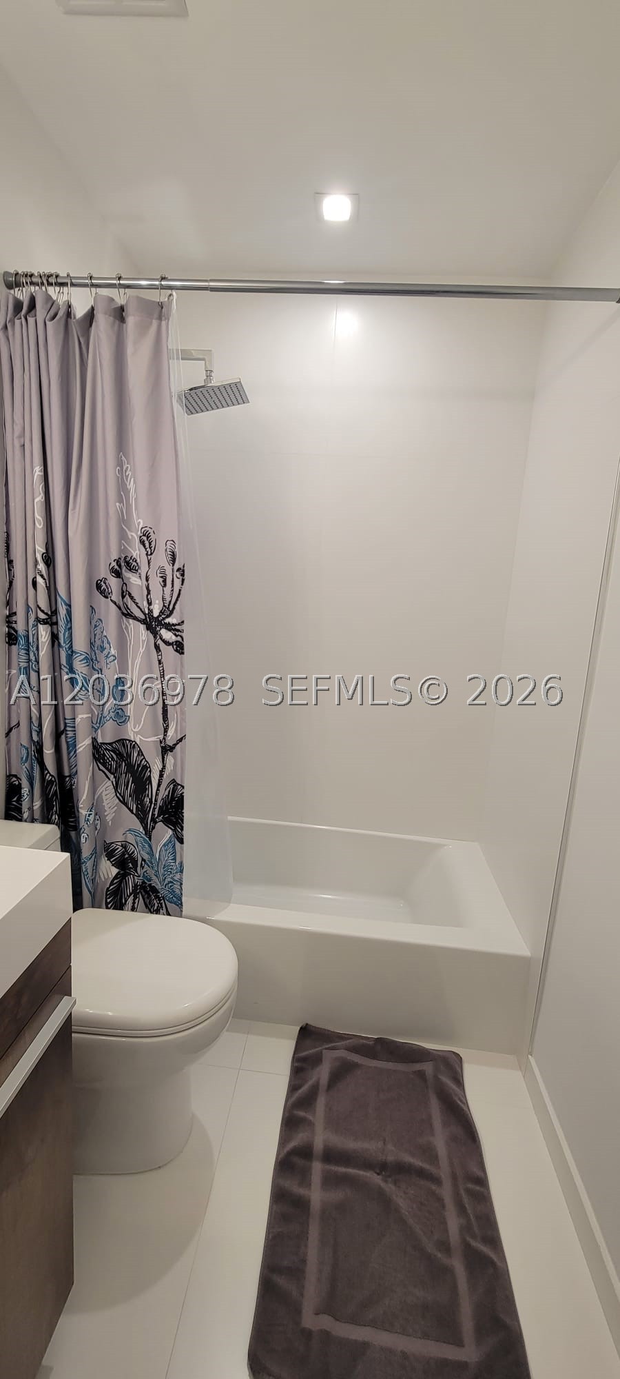 HILLTOP CONDO - Residential Lease