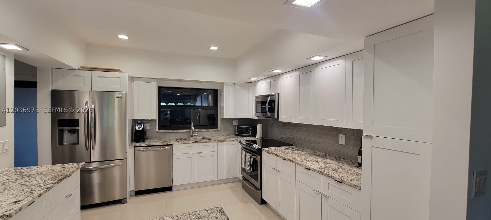 HILLTOP CONDO - Residential Lease