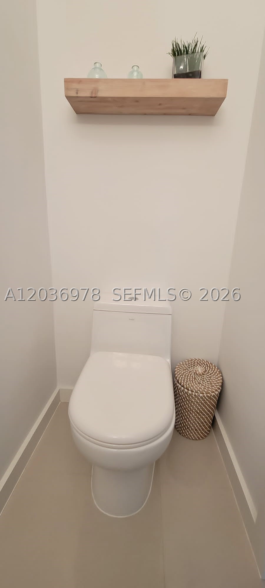 HILLTOP CONDO - Residential Lease